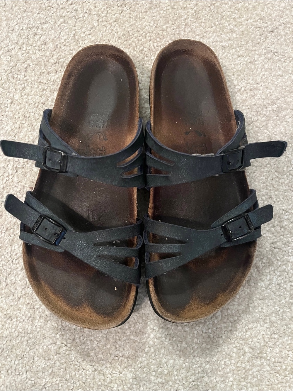 Women’s Birkenstock Sandals size 7 (men’s 5) black well-loved